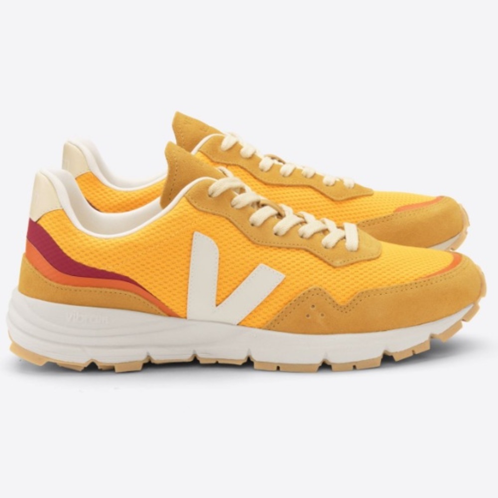 BRAND NEW Veja shoes